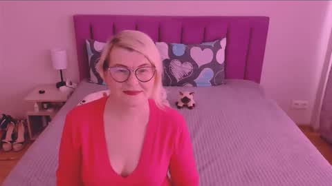 Sabrina MacMarren online show from 09/09/25, 08:03