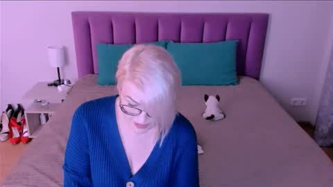 Sabrina MacMarren online show from 09/20/25, 05:58