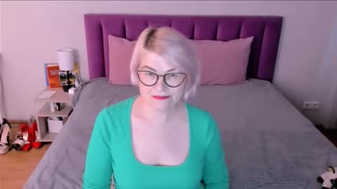 Sabrina MacMarren online show from 12/01/25, 07:24