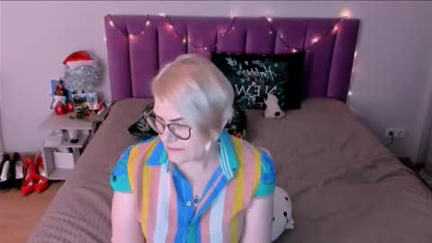 Sabrina MacMarren online show from 01/05/26, 05:27