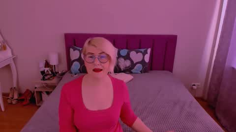 Snapshot of sabrinamacmarren chatting on 02/06/26, 08:40 Sabrina MacMarren online show from 02/06/26, 08:40