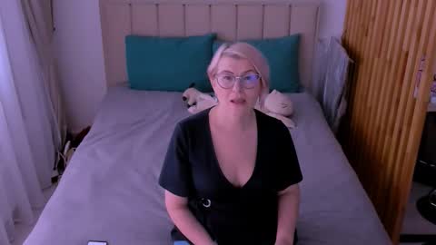 Snapshot of sabrinamacmarren chatting on 03/02/26, 09:38 Sabrina MacMarren online show from 03/02/26, 09:38