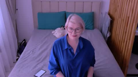 Snapshot of sabrinamacmarren chatting on 03/04/26, 07:58 Sabrina MacMarren online show from 03/04/26, 07:58