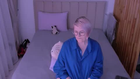 Sabrina MacMarren online show from 03/21/26, 08:45