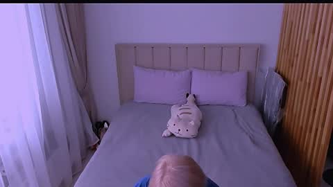 Sabrina MacMarren online show from 04/03/26, 08:01