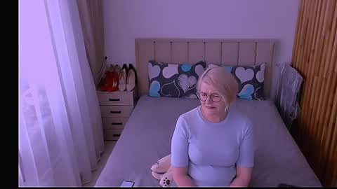Sabrina MacMarren online show from 05/11/26, 04:04