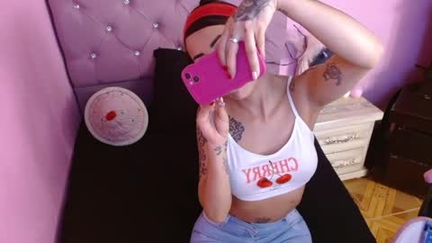 Snapshot of sabrinapaulson chatting on 05/15/26, 09:44 sabrinapaulson online show from 05/15/26, 09:44