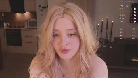 Snapshot of sabrinarider chatting on 04/16/26, 07:36 Hello im Sabrina online show from 04/16/26, 07:36
