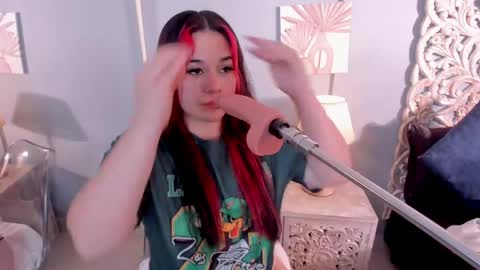 Snapshot of sabrinna_fox chatting on 05/23/26, 07:40 sabrinna online show from 05/23/26, 07:40