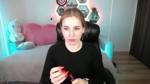 Snapshot of sabrinviolet chatting on 04/27/26, 08:01 Sabrina Violet online show from 04/27/26, 08:01