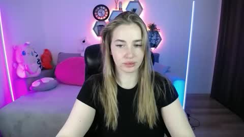 Snapshot of sabrinviolet chatting on 05/08/26, 08:30 Sabrina Violet online show from 05/08/26, 08:30