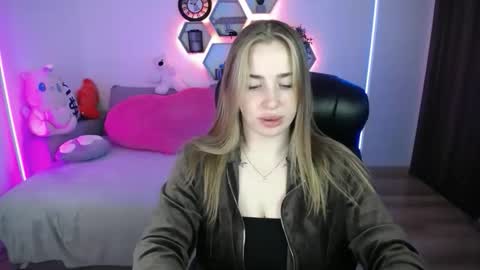 Snapshot of sabrinviolet chatting on 05/09/26, 08:08 Sabrina Violet online show from 05/09/26, 08:08
