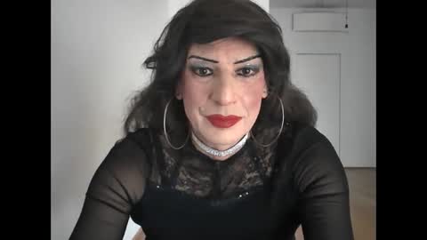 Sabrina online show from 12/01/25, 09:47