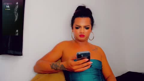 Snapshot of sacha_candy chatting on 12/10/24, 12:28 Sacha online show from 12/10/24, 12:28