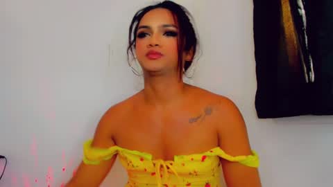 Snapshot of sacha_candy chatting on 12/15/24, 08:47 Sacha online show from 12/15/24, 08:47