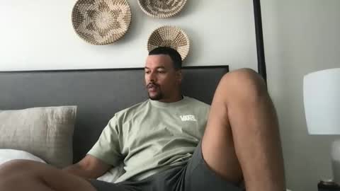 Beezy online show from 05/10/26, 02:33
