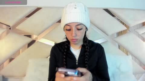 Snapshot of sadashi_moon chatting on 02/24/25, 12:41 online show from 02/24/25, 12:41