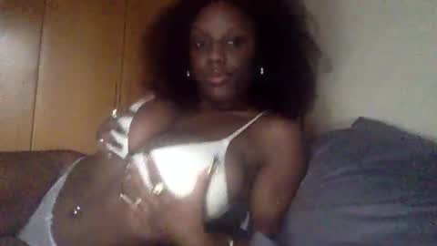 Snapshot of sade991803 chatting on 06/25/26, 11:15 Onika online show from 06/25/26, 11:15