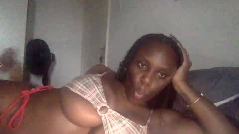 Snapshot of sade991803 chatting on 07/05/26, 11:39 Onika online show from 07/05/26, 11:39
