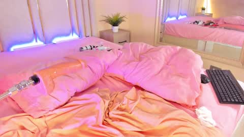 Mara online show from 02/16/25, 10:21