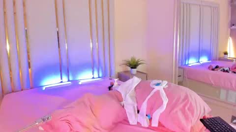 Mara online show from 02/20/25, 04:18