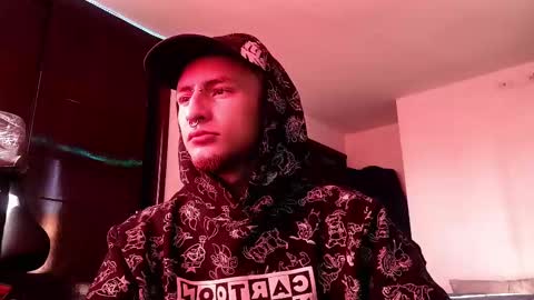 Snapshot of saemzam chatting on 02/14/25, 12:47 saemzam online show from 02/14/25, 12:47