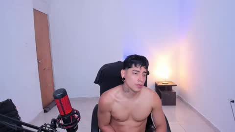 saenz_hotx online show from 10/10/25, 03:22