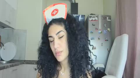 Snapshot of safari_xx chatting on 11/18/25, 10:31 Queen online show from 11/18/25, 10:31