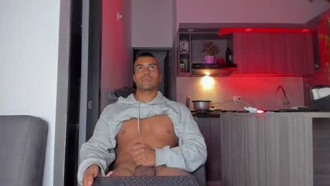 Snapshot of sag_1998 chatting on 12/26/24, 01:40 Sag online show from 12/26/24, 01:40