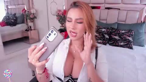 Snapshot of sagitariuus_girll chatting on 07/12/26, 01:07 Sagitarius Girl online show from 07/12/26, 01:07