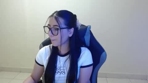 Sahaliefox  online show from 12/18/25, 08:04