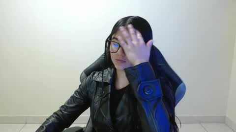 Snapshot of sahaliefox_ chatting on 06/17/26, 11:45 Sahaliefox online show from 06/17/26, 11:45