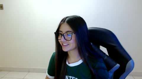 Snapshot of sahaliefox_ chatting on 06/26/26, 09:08 Sahaliefox online show from 06/26/26, 09:08