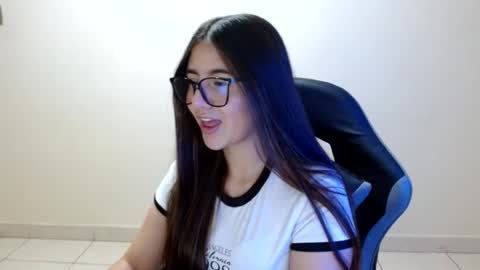 Snapshot of sahaliefox_ chatting on 07/15/26, 09:42 Sahaliefox online show from 07/15/26, 09:42