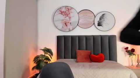 Sahara Garcia online show from 02/20/25, 01:36