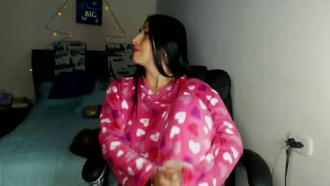 Karina online show from 12/31/24, 05:11