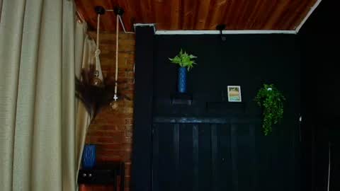 Snapshot of sahra_tayl0r_ chatting on 06/21/26, 01:24 SARA online show from 06/21/26, 01:24