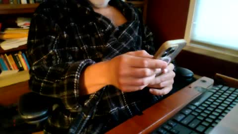 Snapshot of sailingfan22 chatting on 07/14/26, 12:11 Zippy online show from 07/14/26, 12:11