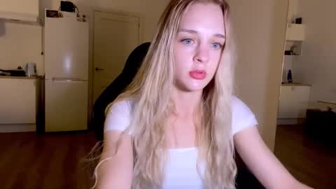 Sofia online show from 09/18/25, 07:27