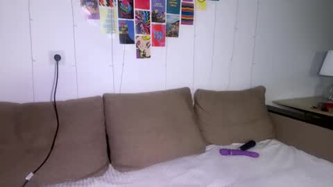 Sofia online show from 10/29/25, 01:57