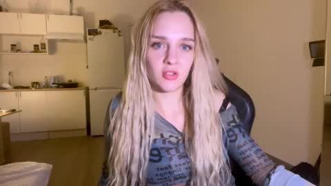 Sofia online show from 11/24/25, 10:42