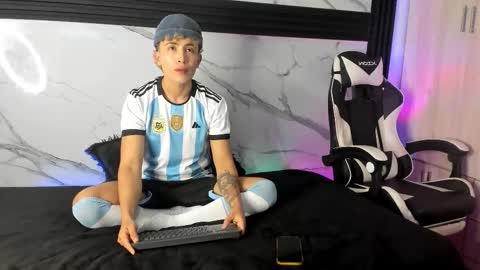 Juan online show from 11/27/25, 04:14