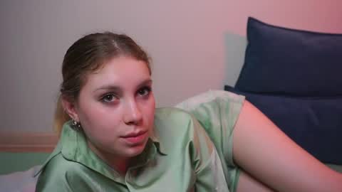 Ariel online show from 05/31/26, 06:09
