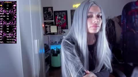 Snapshot of sakaexxx chatting on 02/16/25, 06:43 online show from 02/16/25, 06:43