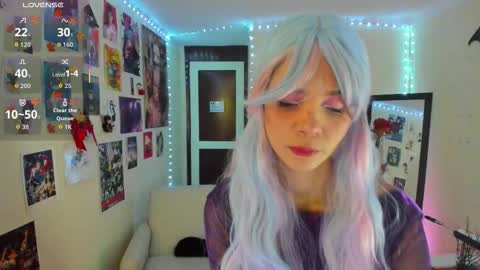 sakura_of online show from 10/10/25, 11:09