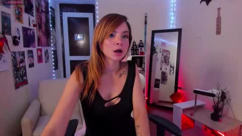 sakura_of online show from 10/14/25, 12:06