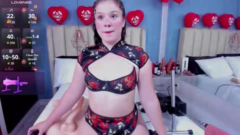 salem_rose01 online show from 02/15/26, 09:00