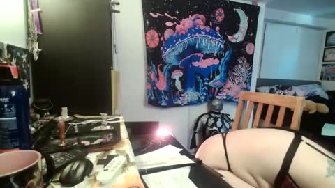 Snapshot of salemsslut chatting on 02/11/25, 03:40 salemsslut online show from 02/11/25, 03:40