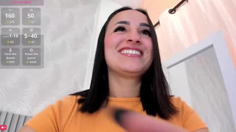 Silvia online show from 10/15/25, 12:27