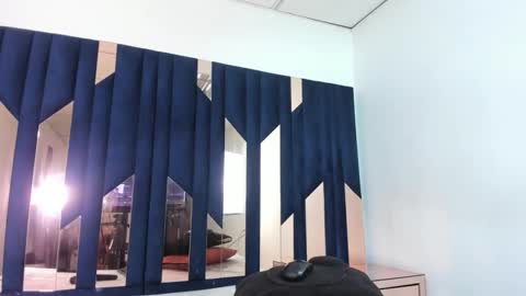 salmaportman_ online show from 12/19/25, 02:46